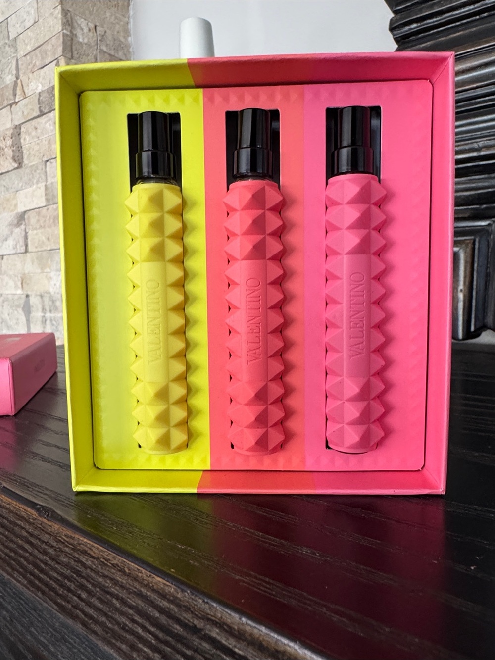 Valentino Donna Born In Roma Trio Gift Set - Yellow, Orange, Pink - Picture 4 of 7